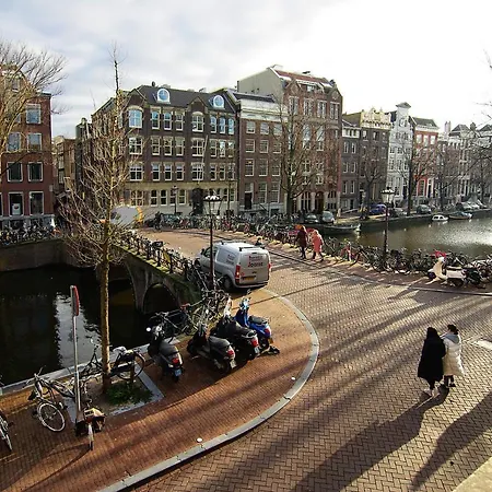 Couette-café New! 2024 - The Canal Bridge Amsterdam
