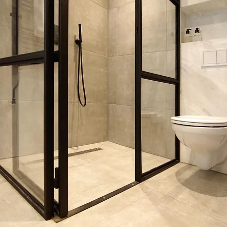 New! 2024 - The Canal Bridge アムステルダム