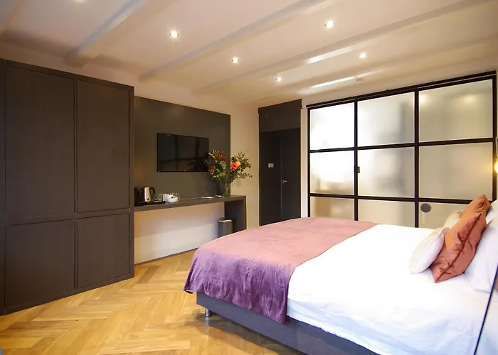 New! 2024 - The Canal Bridge Амстердам